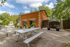 Voll ausgestattetes schönes Ferienhaus mit Terrasse, Pool und Grill | Gartenblick - Image 3