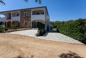 Casa Michela: vistas a la montaña, jardín privado y Wi-Fi en Padru - Image 4