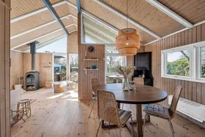 Fully equipped holiday home with terrace & BBQ | Sea view - Image 4