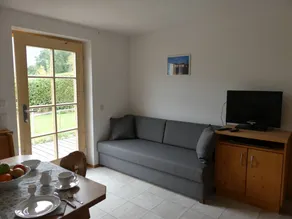 Flat with barbeque, garden & terrace - Image 4