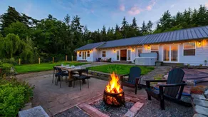 Edgefield Farmhouse by AvantStay - Image 2