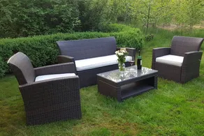 Holiday home with garden & terrace - Image 2