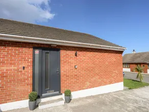 Cottage with garden - Image 3