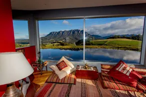 Stunning Cabin Rental for a Spa Getaway near Sheffield in Tasmania - Image 2