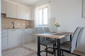 Apartment with terrace, barbeque & garden | Sea view - Image 5