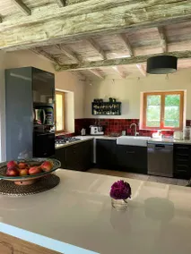 Holiday home with garden, barbeque & private pool - Image 4