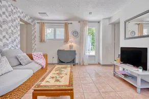 Apartment 'Vixen' with Shared Pool, Wi-Fi and Air Conditioning - Image 4