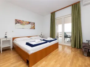 Holiday apartment with terrace, garden & BBQ | Sea view - Image 4