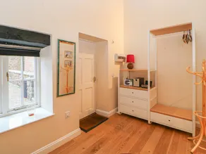 Cottage with garden - Image 3
