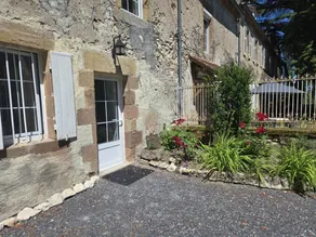 Cottage with BBQ & garden - Image 2