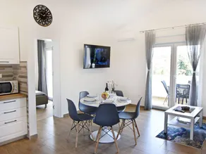 Apartment 2 in einer neuen Villa mit Pool in ruhiger Lage - Image 5