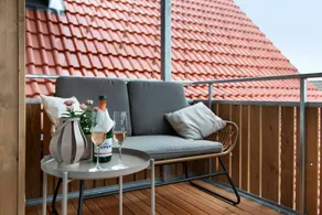 Apartment with garden & BBQ | Garden view - Image 2