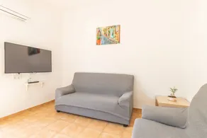 Charmant appartement entièrement équipé avec internet haut débit | Vue ville | Plage à proximité - Image 4