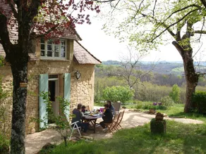 Family-friendly cottage with BBQ, terrace & pool | Garden view | Dogs allowed - Image 2