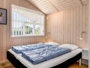 Holiday home with barbeque, garden & sauna - Image 5