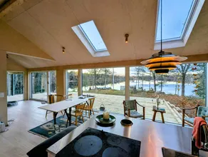 Holiday home with terrace, sauna & garden | Sea view | Perfect for remote work - Image 2