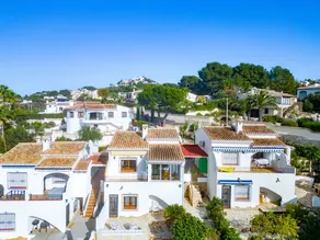 House with terrace, pool & garden | Mountain view | Good for workation - Image 2