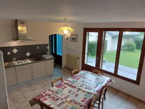 Apartment with terrace & garden | Garden view - Image 3