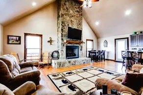 3 Bed 3 Bath Loft - Image 3