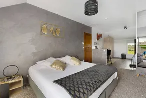Bed & breakfast with terrace, jacuzzi & heated pool | Garden view - Image 5