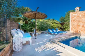 Familienfreundliche Villa mit Garten, privatem Pool und Terrasse - Image 2
