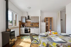 Apartment "Limone" with Mountain View, Shared Garden and Wi-Fi - Image 4