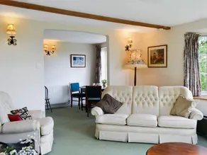 Cottage with terrace & garden - Image 3