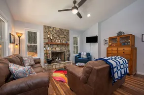 Bluebird Lookout: Adorable, secluded cottage that is pet friendly near Rutherfordton! - Image 3