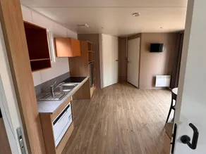 Mobile home with heated pool & terrace - Image 4