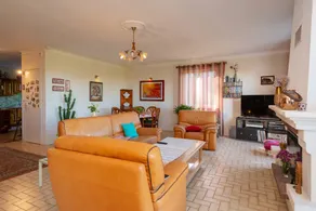 Bellissima villa adatta alle famiglie con giardino, barbecue e terrazza | Vista sulla montagna | Ideale per il telelavoro | Ammette animali domestici - Image 4