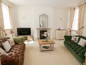 Family-oriented charming cottage with garden - Image 3