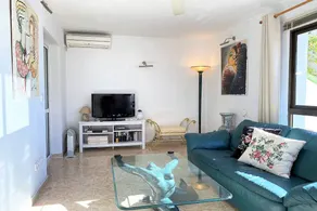 Voll ausgestattete schöne Wohnung mit Terrasse, Garten und Pool | Neben dem Strand - Image 2