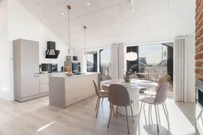 Meravigliosa casa totalmente attrezzata con griglia, idromassaggio e sauna | Vista sul lago | Spiaggia nelle vicinanze | Accetta animali domestici - Image 2