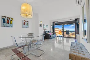 Penthouse in Estepona with Terrace and Sea Views - Image 5