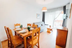 Child-friendly beautiful flat with terrace & pool | Ski nearby - Image 2
