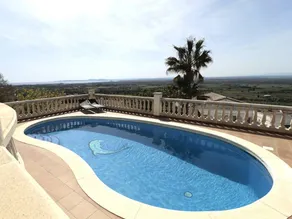 Villa mit privatem Pool und Garten - Image 3