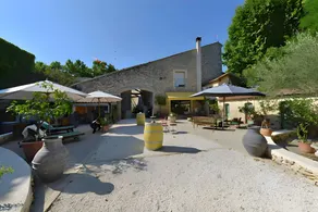 Bed & breakfast with garden, terrace & hot tub - Image 4