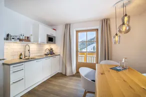 Apartamento con terraza y jardín | Vistas a la montaña - Image 4