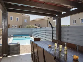 Ferienhaus mit privatem Pool, Terrasse und Garten - Image 5