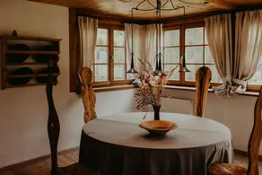 Luxurious Chalet with Jacuzzi, Dreamlike Interior, Wi-Fi and Garden - Image 4