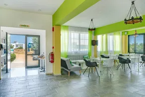 Bed and Breakfast 'Ilios and Irene 4' with Shared Terrace, Wi-Fi and Air Conditioning - Image 2