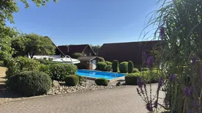 Holiday home with terrace, garden & pool - Image 5