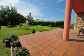 House with garden, terrace & barbeque | Garden view - Image 3