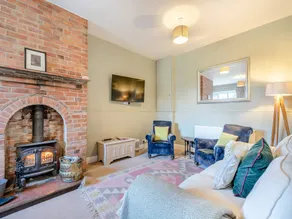 Family-oriented lovely cottage with garden | River view | Pet-friendly - Image 3