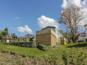 Beautiful cottage with garden - Image 2