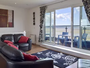 Family-oriented nice cottage with garden | Water view | Close to the beach - Image 3