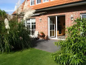 Flat with garden & terrace | Garden view - Image 2