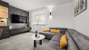 Holiday apartment with garden, terrace & pool - Image 2