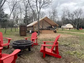 Relaxing Lakeview Safari Tent with Outdoor Seating and Nature Access near Bastrop, Texas - Image 4