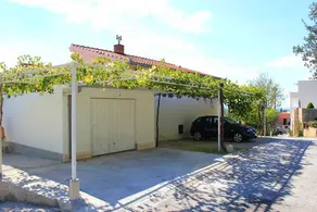 Studio with terrace & garden - Image 5